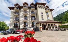 River Hotel & Spa